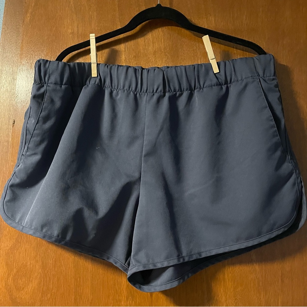Columbia athletic shorts